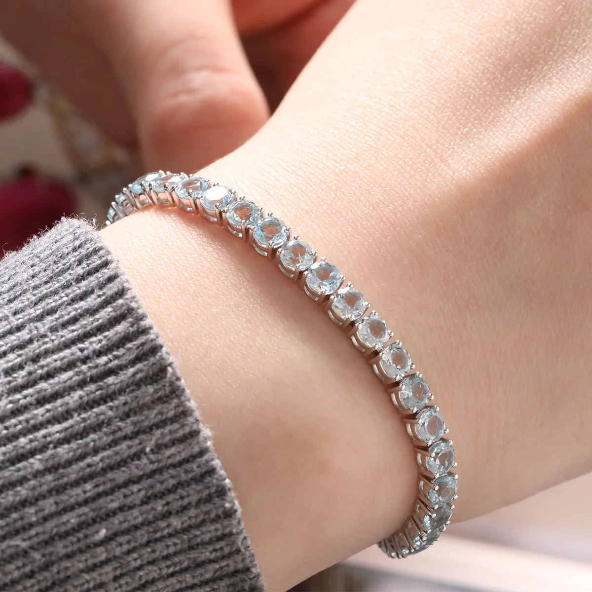 14K White Gold Round Cut Aquamarine Tennis Bracelet