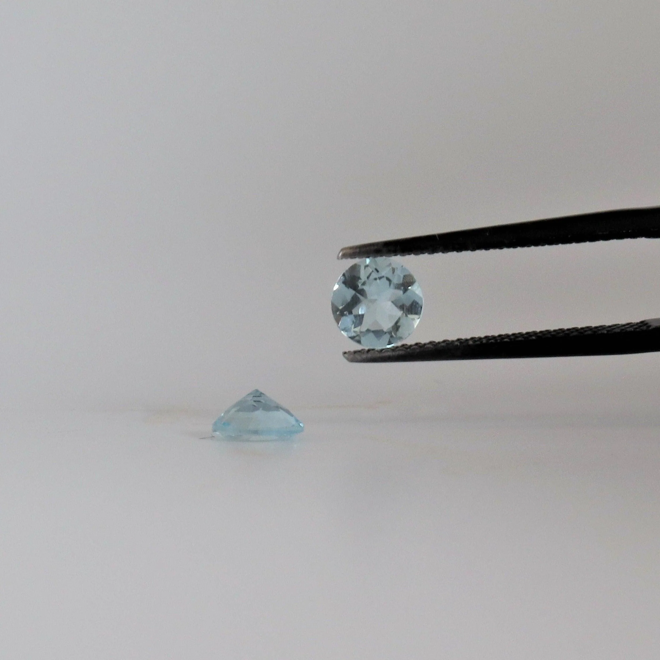 5mm/5.1mm/5.5mm (Pair) Round Aquamarine Stone