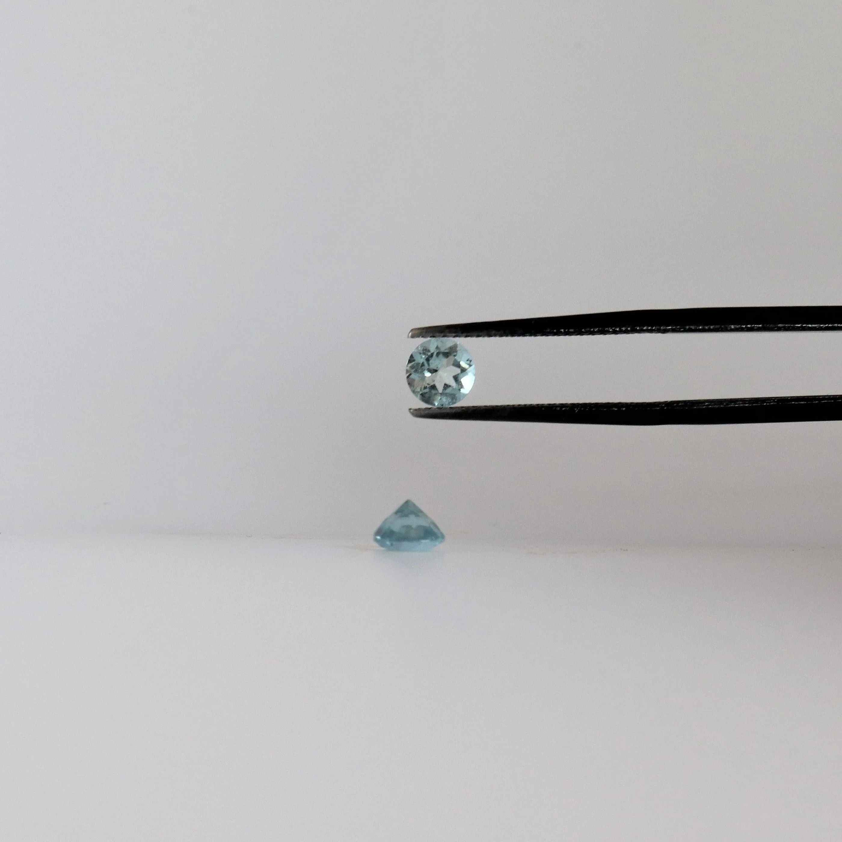 5mm/5.1mm/5.5mm (Pair) Round Aquamarine Stone