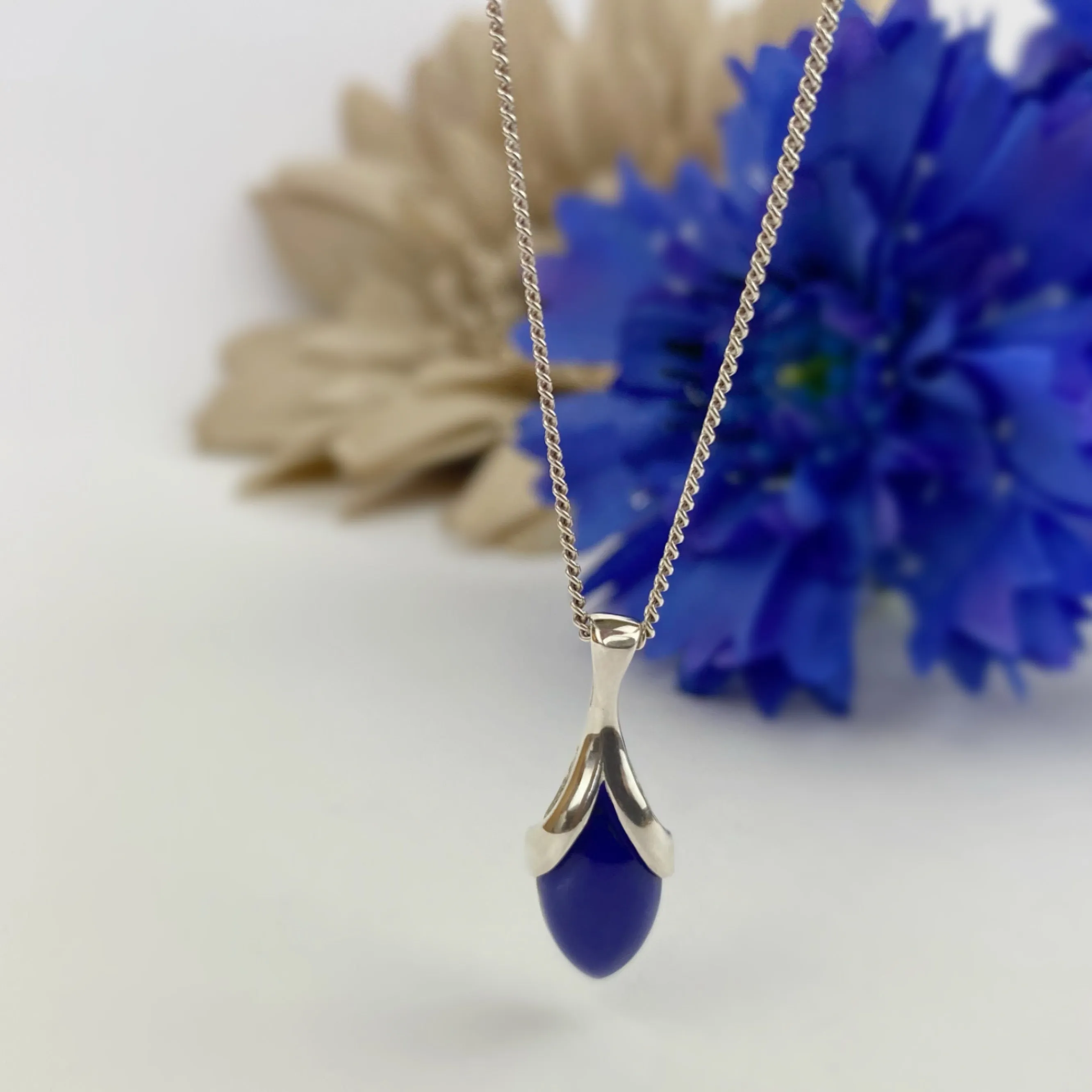 Entranced Pendant - VP117