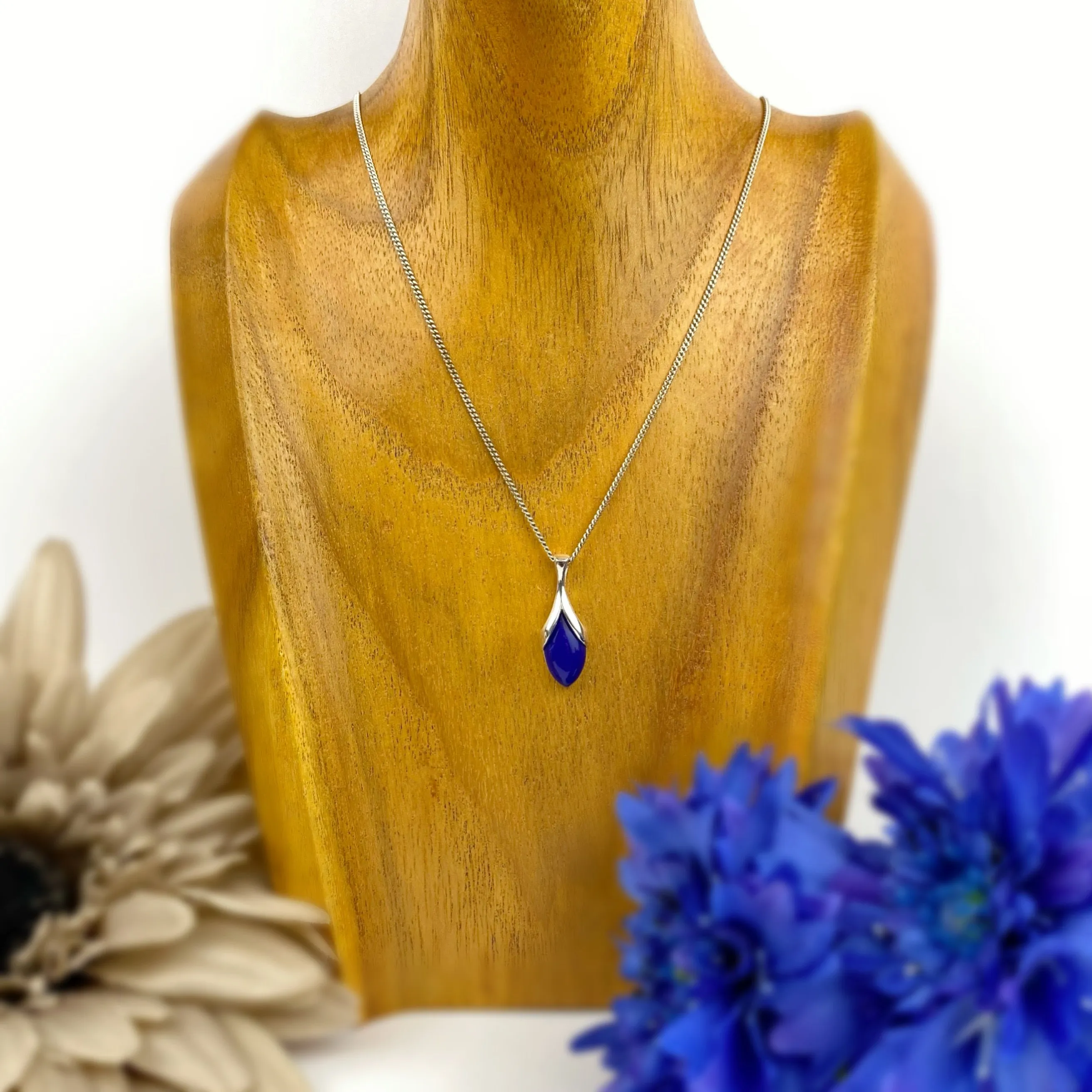 Entranced Pendant - VP117