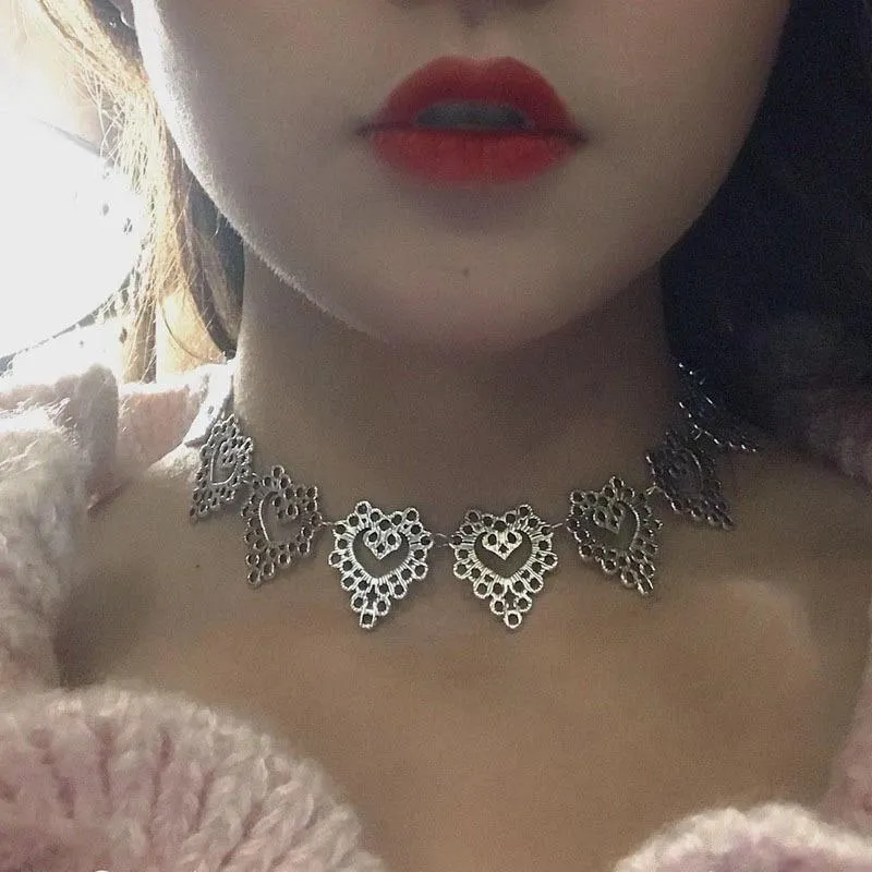 Heart-Shaped Multilevel Chain Choker Necklace