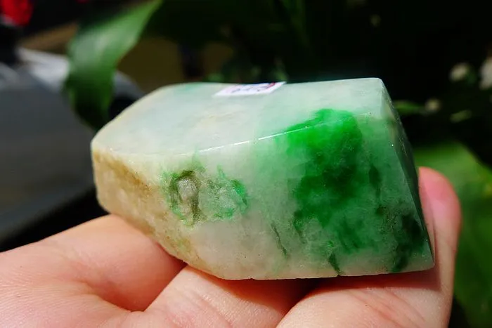 Natural Jade Rough Jadeite Raw (109g,6.9X3.2X2.1cm)