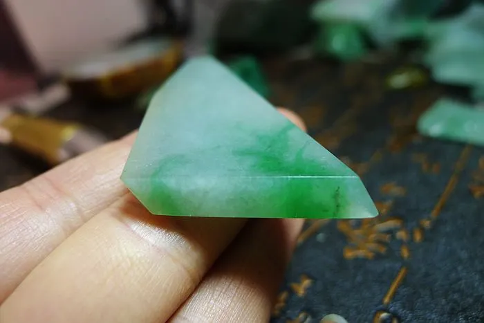 Natural Jade Rough Jadeite Raw (20g,5.2X3.2X0.55cm)