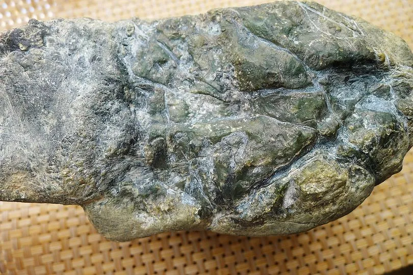 Natural Jade Rough Jadeite Raw (3.8kg,23X13.5X8.5cm)