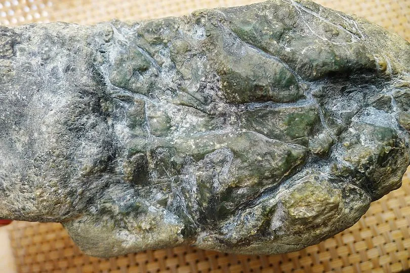 Natural Jade Rough Jadeite Raw (3.8kg,23X13.5X8.5cm)