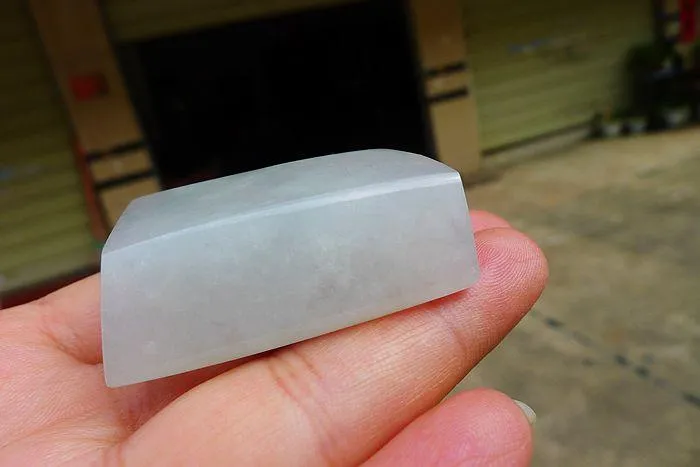 Natural Jade Rough Jadeite Raw (72g,4.3X4.1X1.55cm)