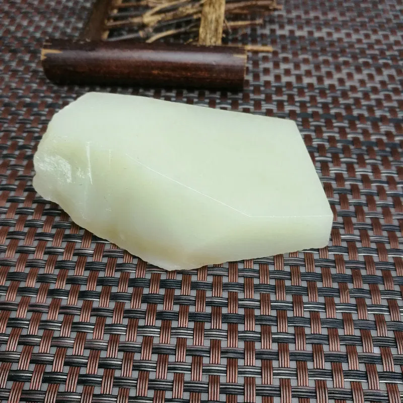 Natural Kunlun Jade Rough Nephrite Raw (124g,8X4.5X2.3cm)