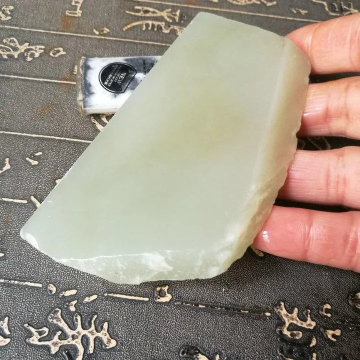 Natural Kunlun Jade Rough Nephrite Raw (139g, 9.5X5.5X1cm)