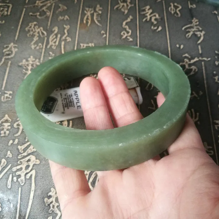 Natural Kunlun Jade Rough Nephrite Raw (168g, 10.3X8.2X1.8cm)