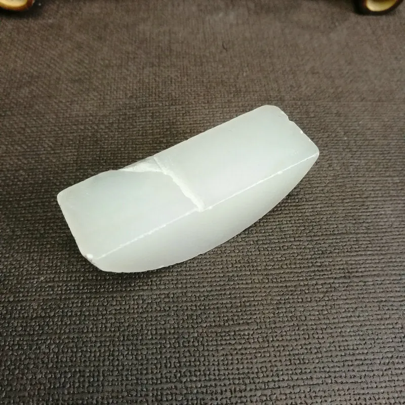 Natural Kunlun Jade Rough Nephrite Raw (41g,5.4X1.8X1.8cm)