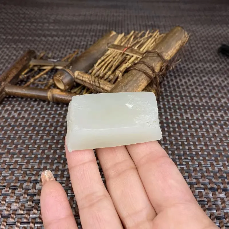 Natural Kunlun Jade Rough Nephrite Raw (60g,5.0X3.3X1.3cm)