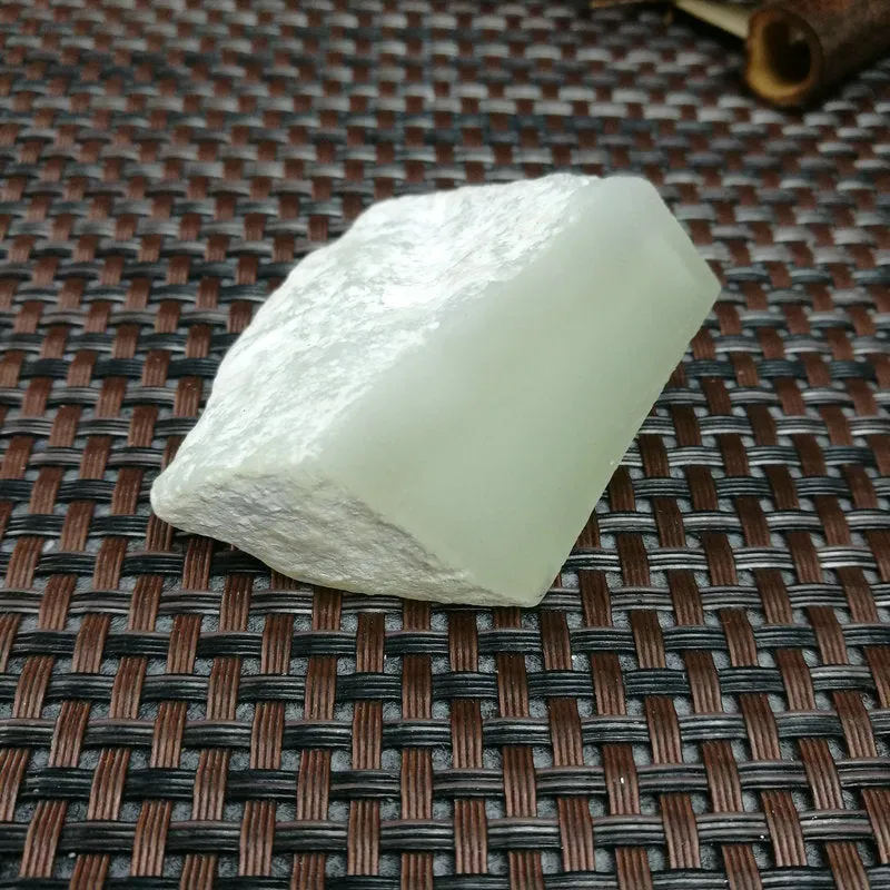 Natural Kunlun Jade Rough Nephrite Raw (63g,4.5X3.5X2.5cm)