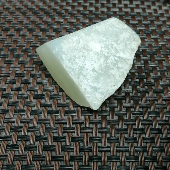 Natural Kunlun Jade Rough Nephrite Raw (63g,4.5X3.5X2.5cm)