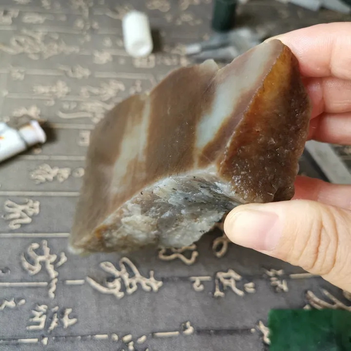 Natural Kunlun Jade Rough Nephrite Raw (714g, 14X8X3cm)