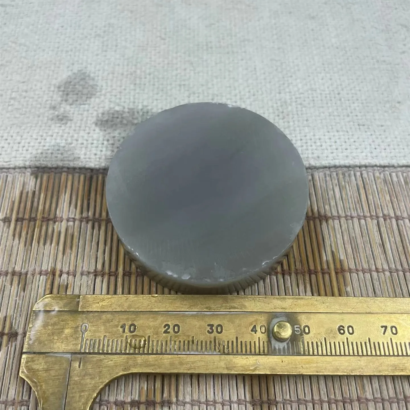 Natural Kunlun Jade Rough Nephrite Raw (73g,\ cm)