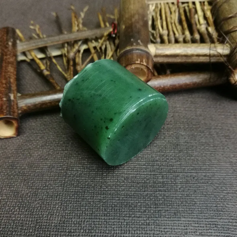 Natural Kunlun Jade Rough Nephrite Raw (83g,2.8X3.5cm)