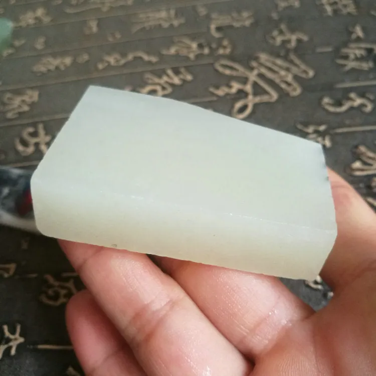 Natural Kunlun Jade Rough Nephrite Raw (99g, 5.9X3.9X1.5cm)