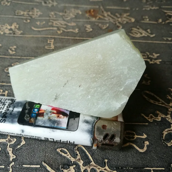 Natural Siberian Jade Rough Nephrite Raw (170g, 7X4X2cm)