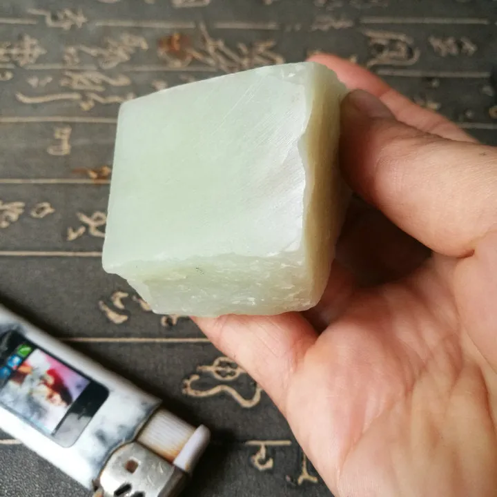 Natural Siberian Jade Rough Nephrite Raw (170g, 7X4X2cm)