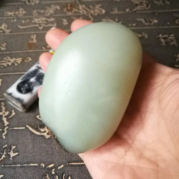 Natural Siberian Jade Rough Nephrite Raw (204g, 7.2X4.5X3.5cm)