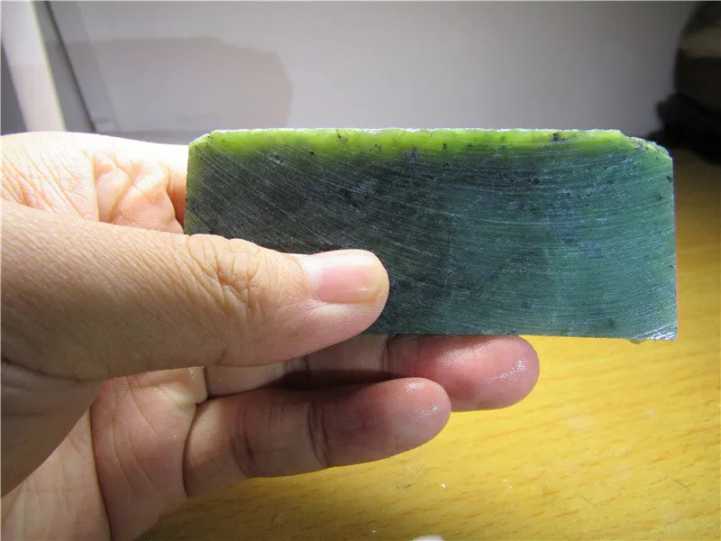 Natural Siberian Jade Rough Russia nephrite Raw (161.61g, 87X37X16mm)