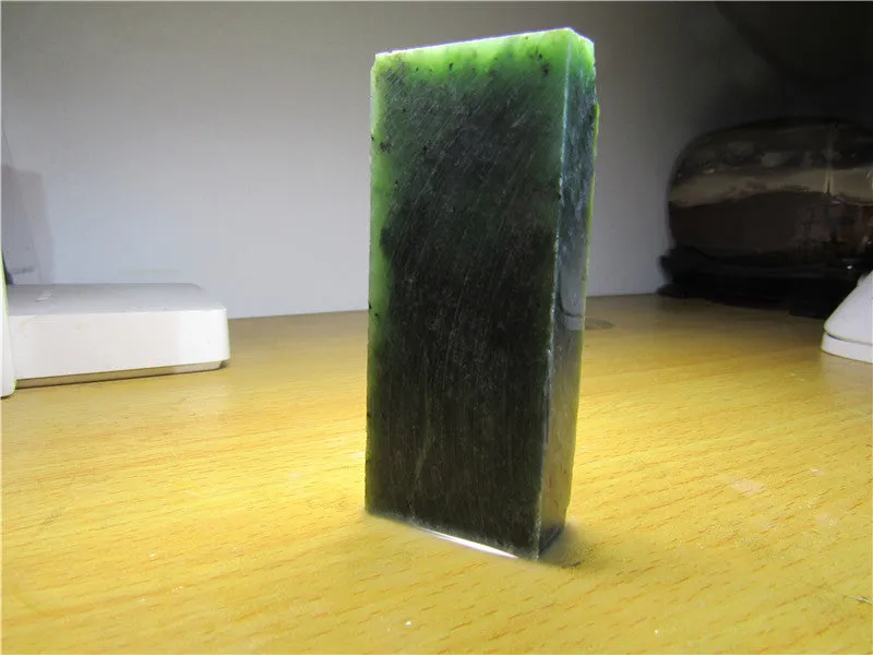 Natural Siberian Jade Rough Russia nephrite Raw (161.61g, 87X37X16mm)