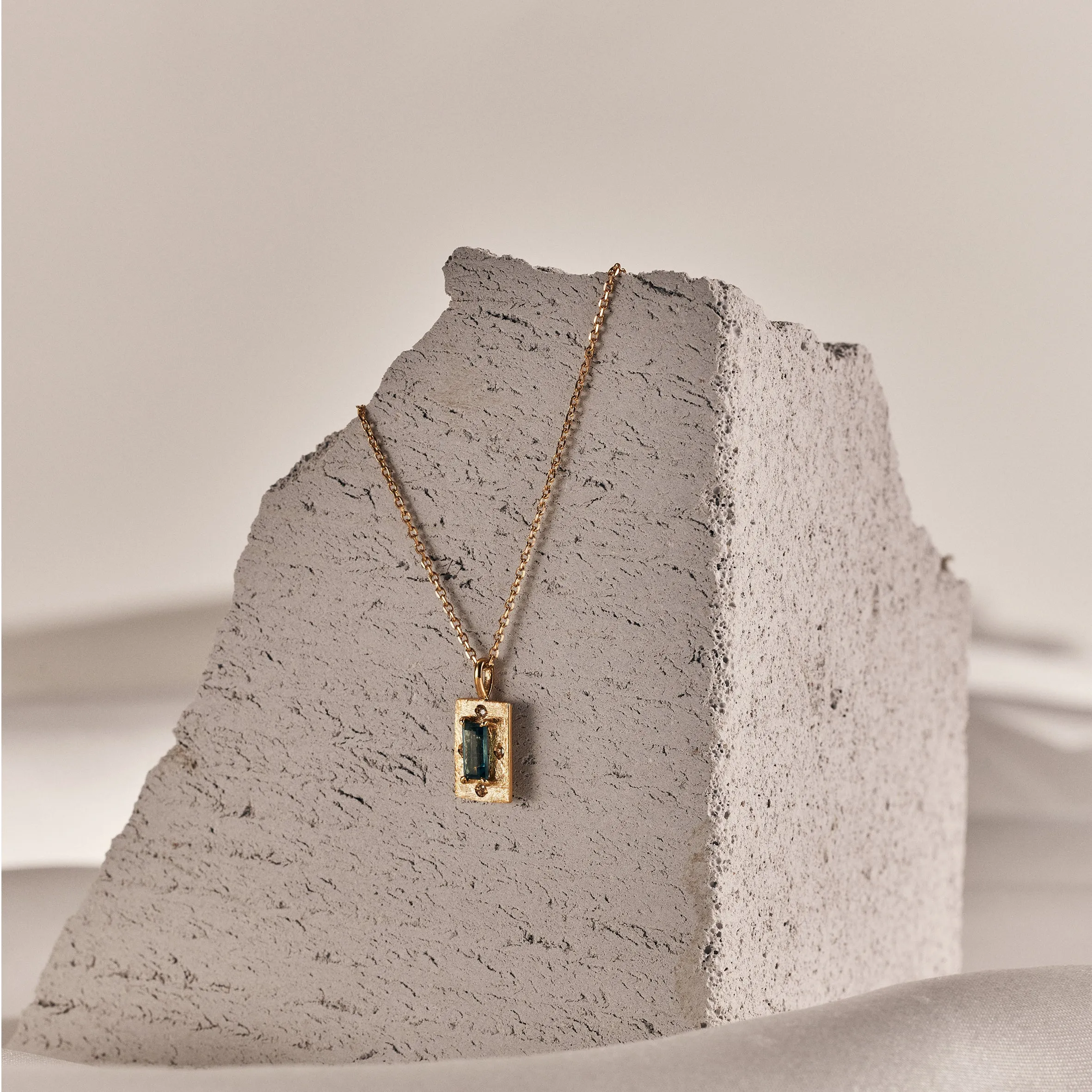 Throne Necklace - 14K/ 18K Gold